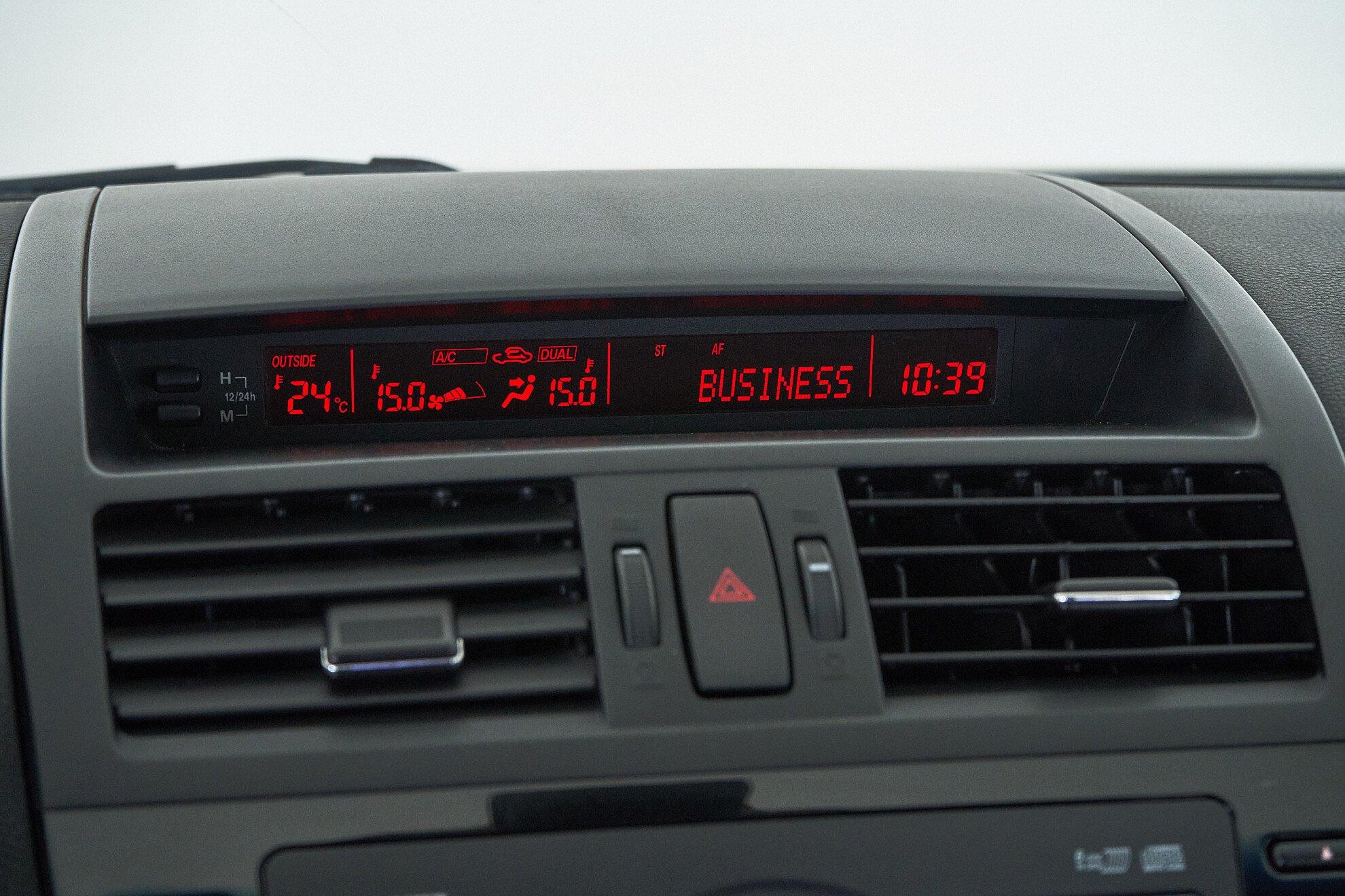 Mazda 6 2010, белый
