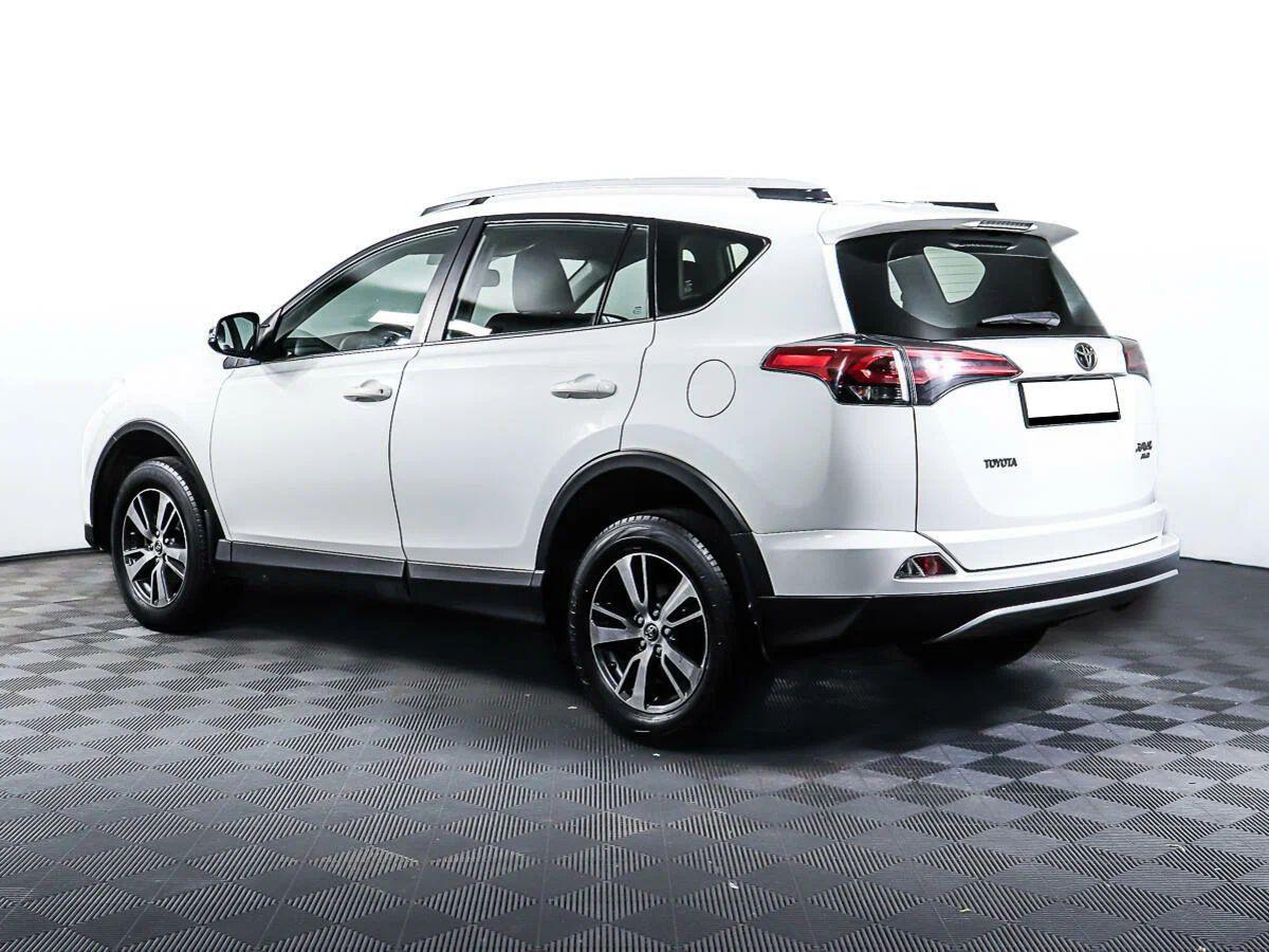 Toyota RAV4 2019, белый