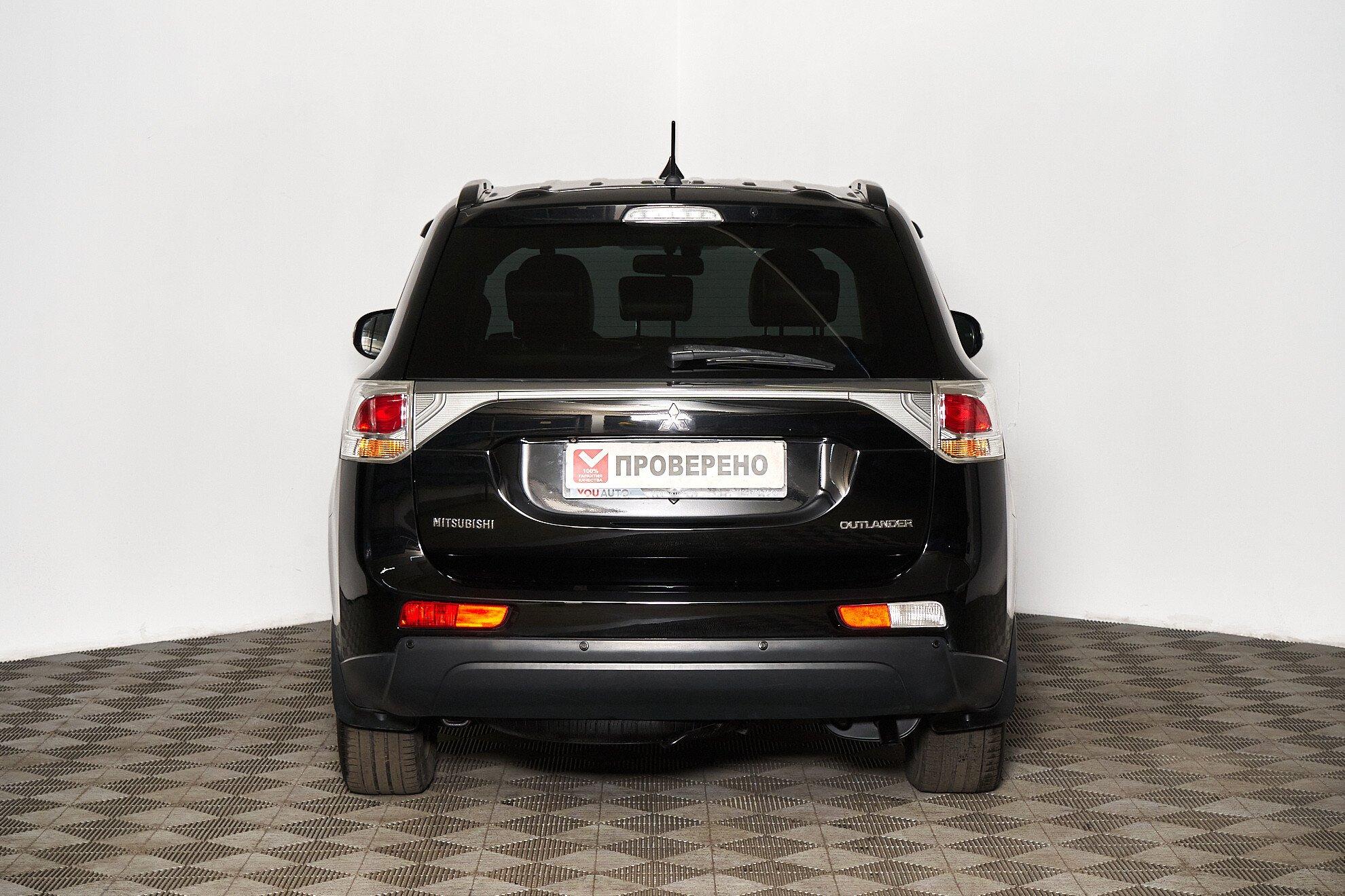 Mitsubishi Outlander 2013, черный