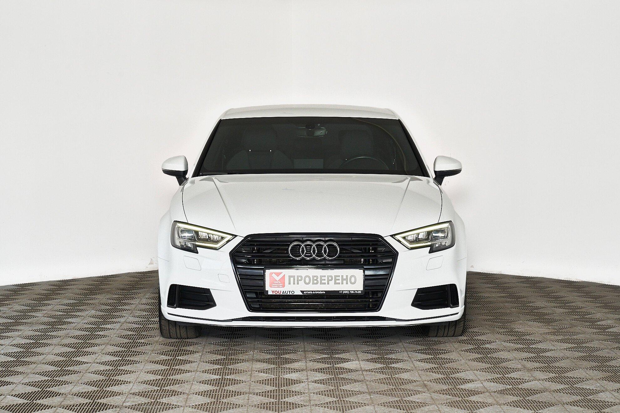 Audi A3 2018, белый