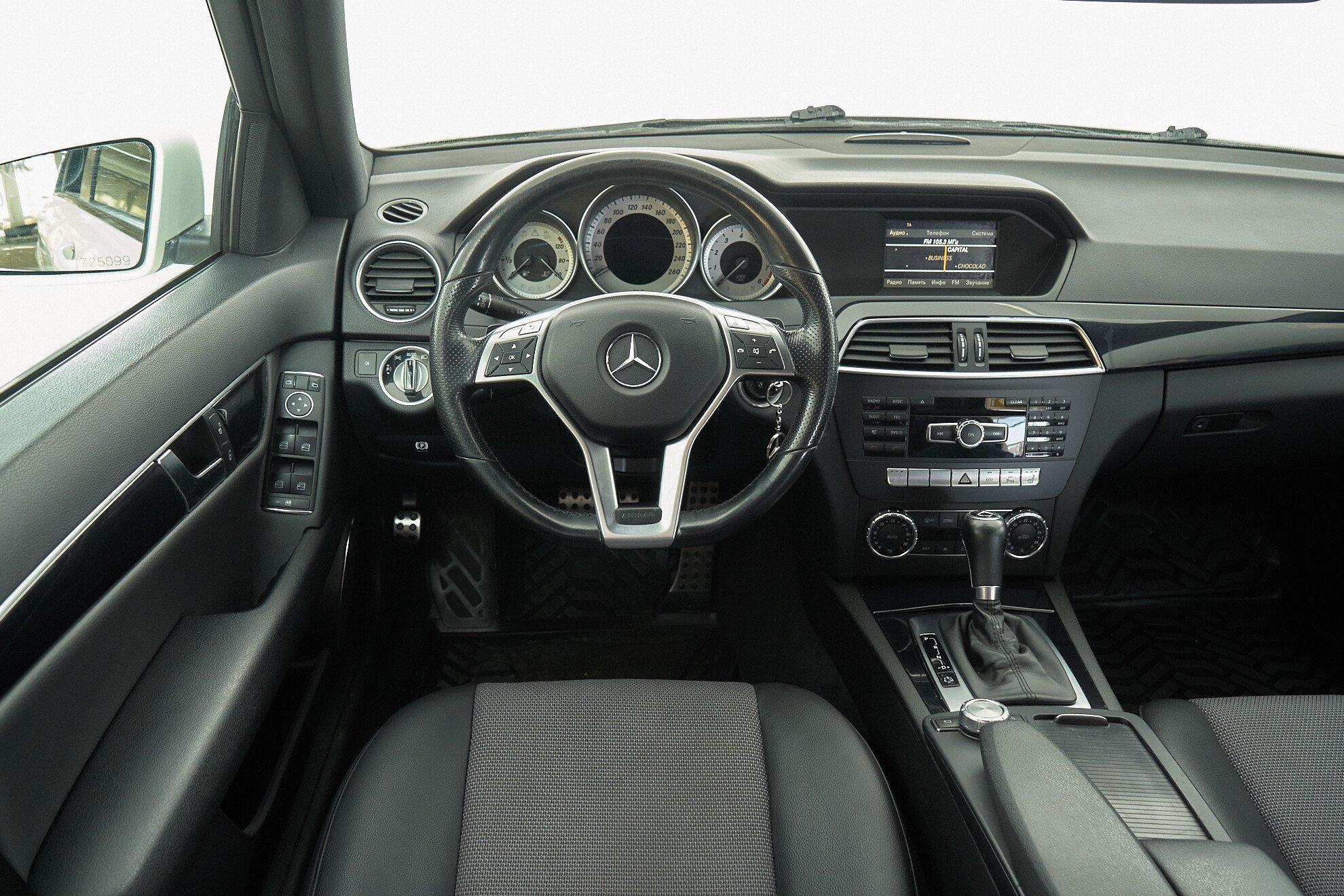 Mercedes-Benz C-Класс 2013, белый