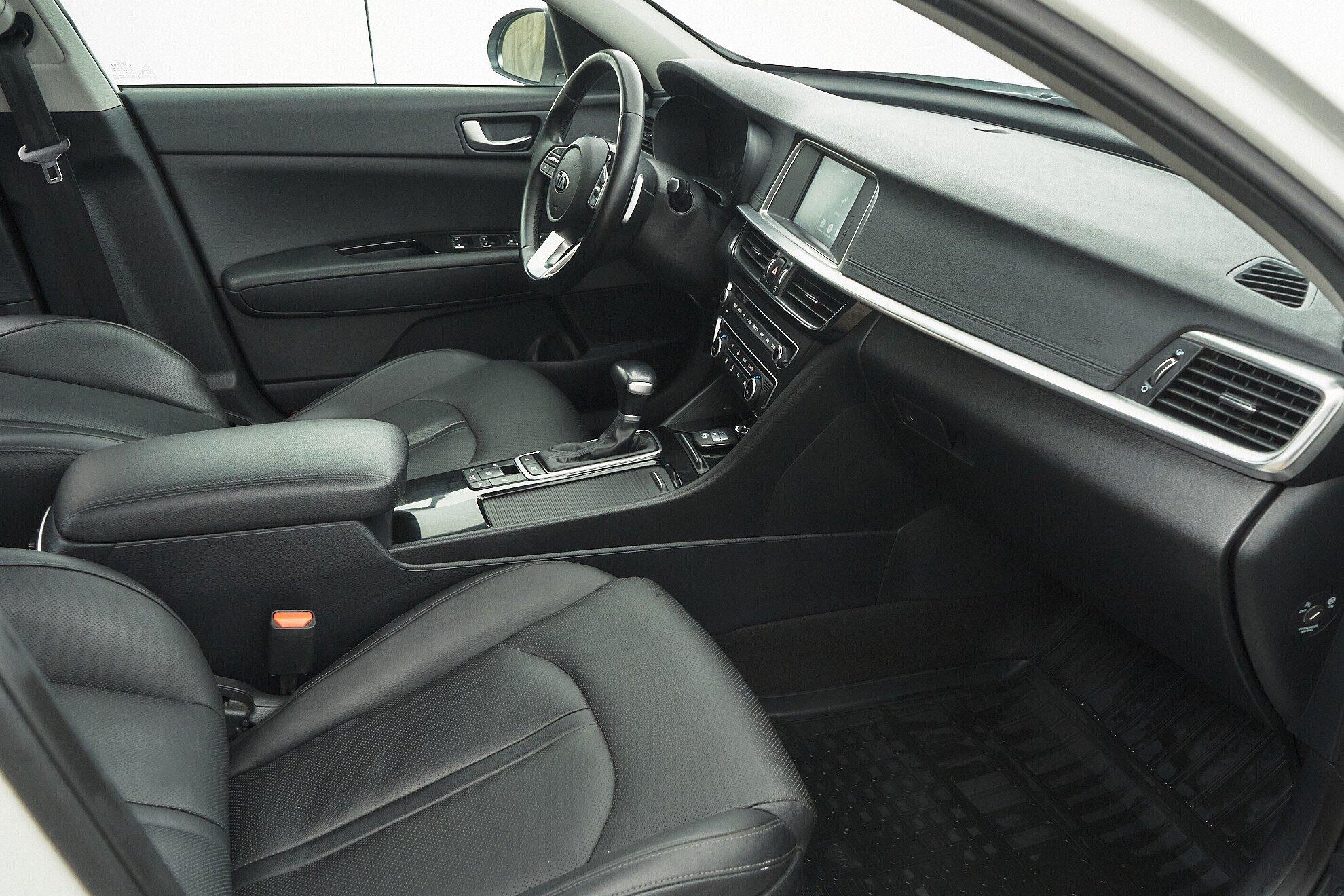 Kia Optima 2018, белый