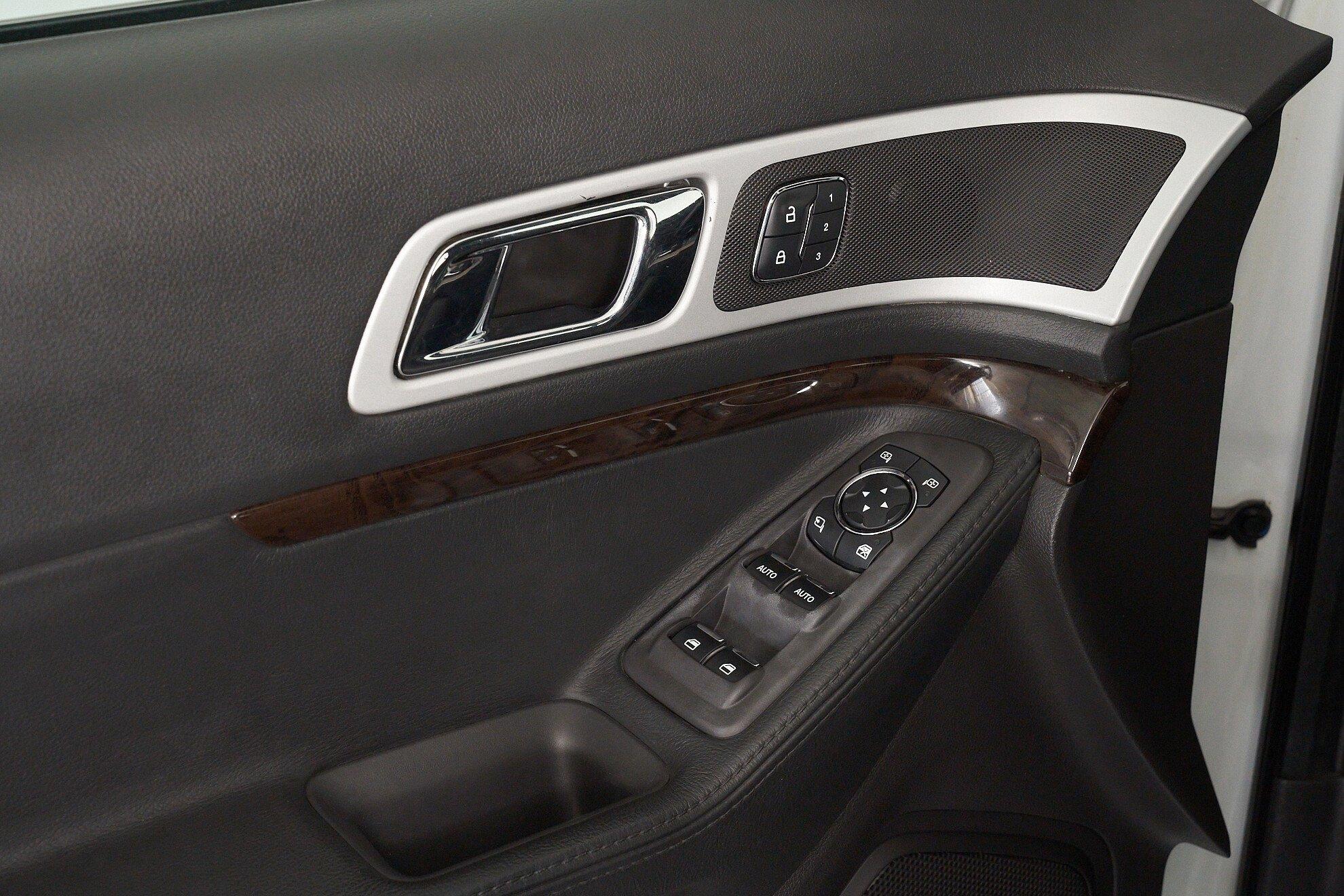 Ford Explorer 2013, белый