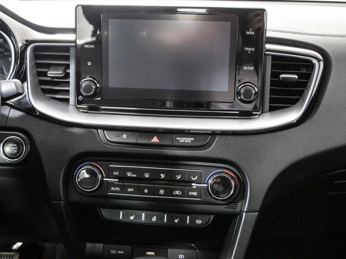 Kia XCeed 2020, белый
