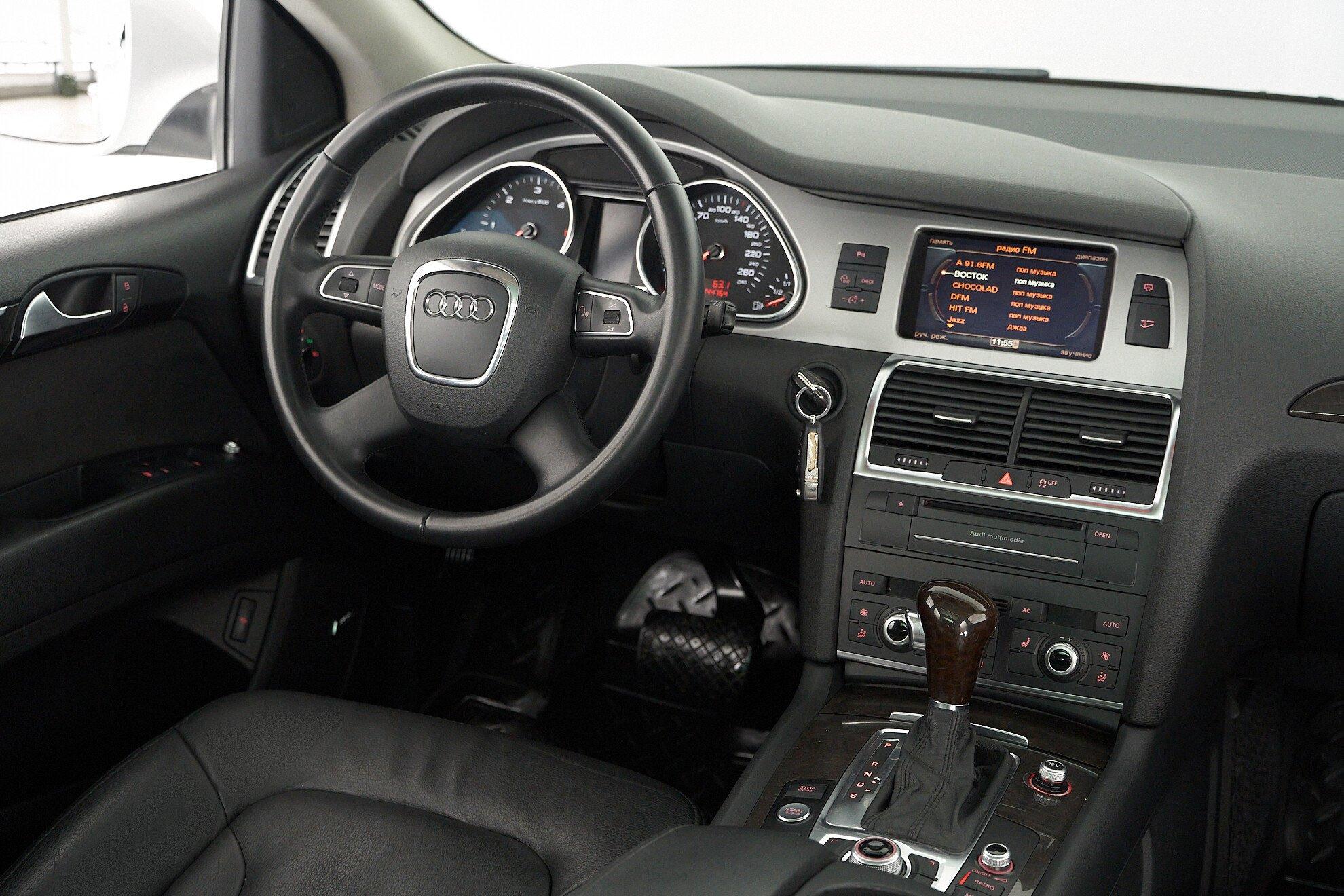 Audi Q7 2014, белый