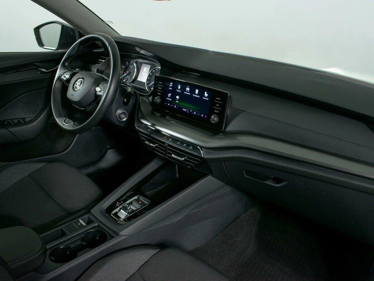 Skoda Octavia 2022, серый
