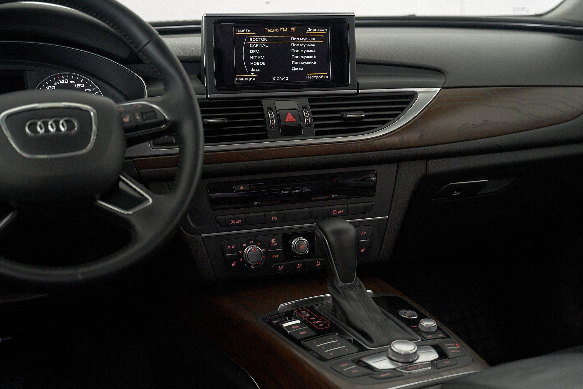 Audi A6 2014, белый