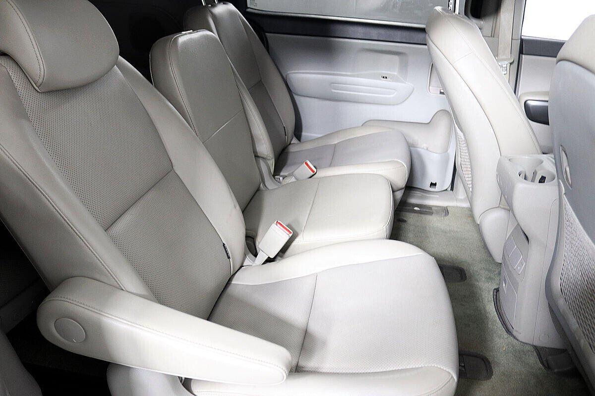 Kia Carnival 2018, черный