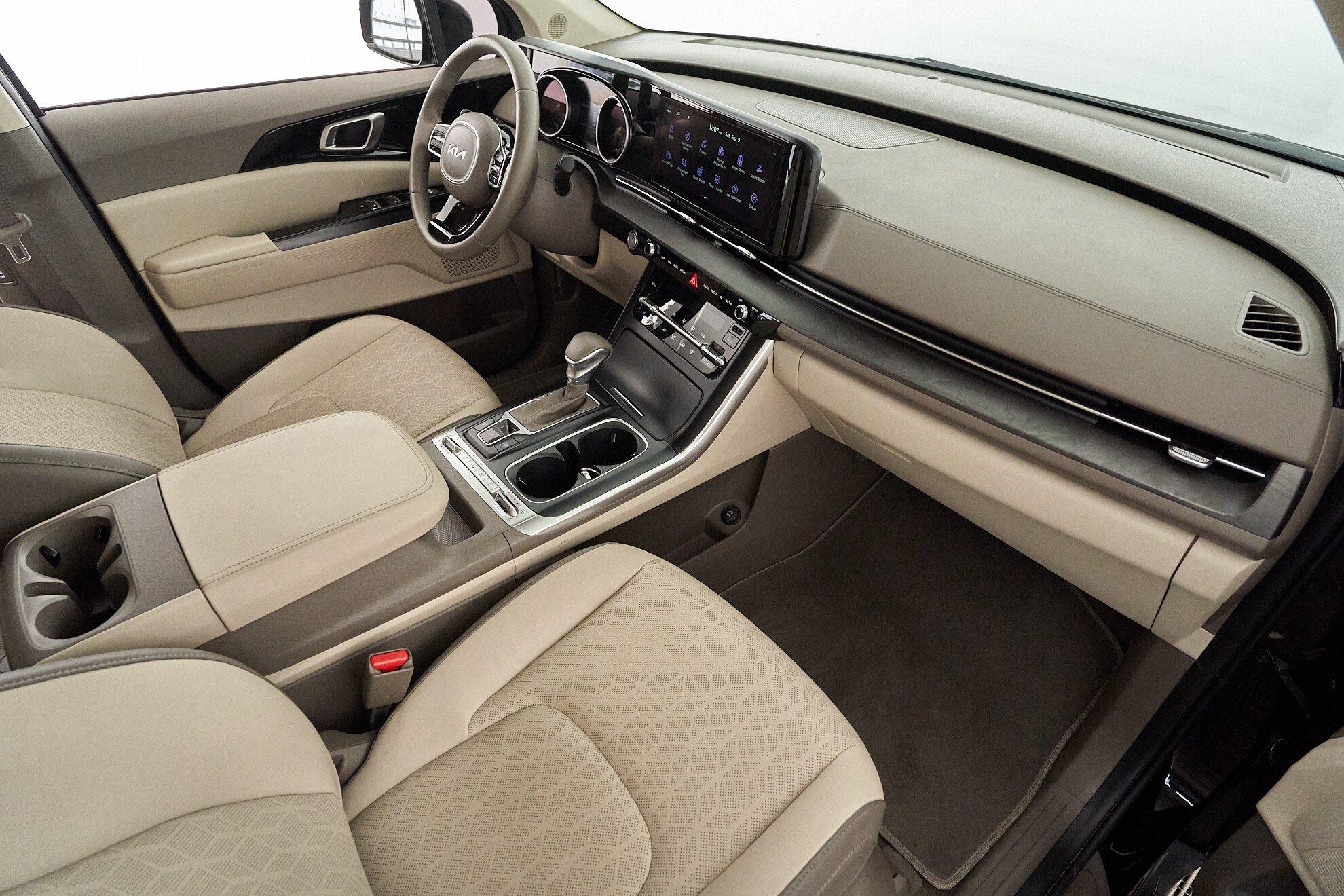 Kia Carnival 2022, черный