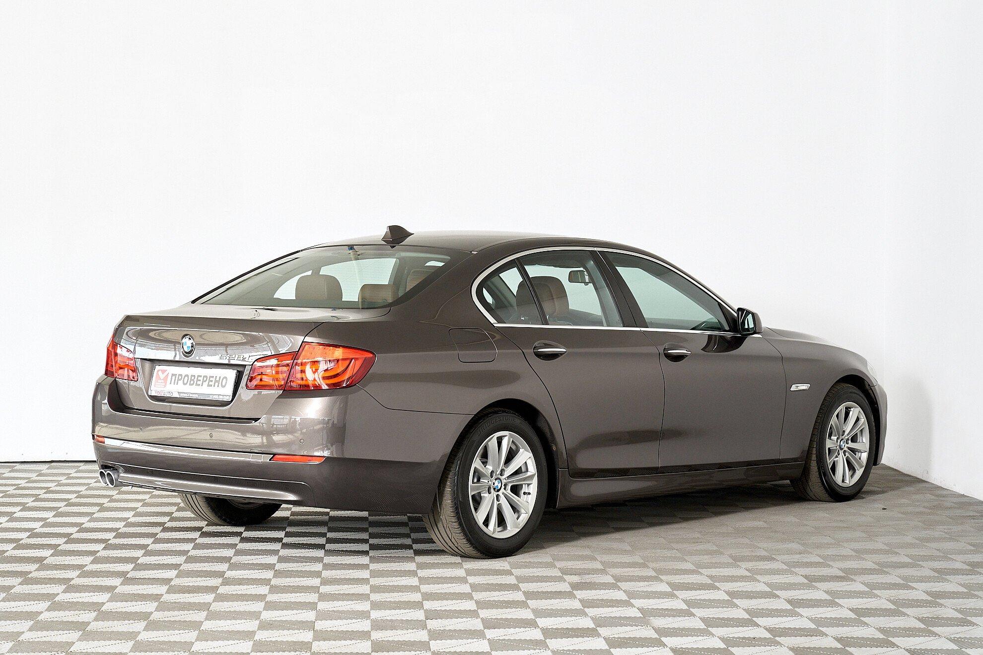 BMW 5 серии 2012, бежевый