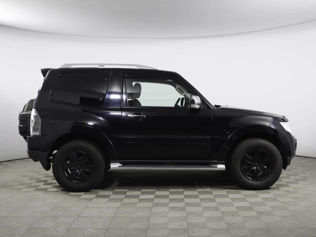 Mitsubishi Pajero 2007, черный