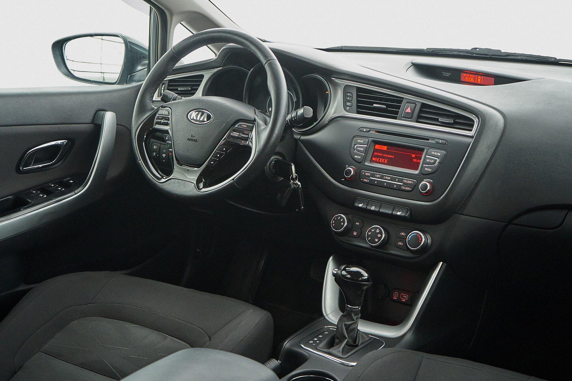 Kia Ceed 2015, серый