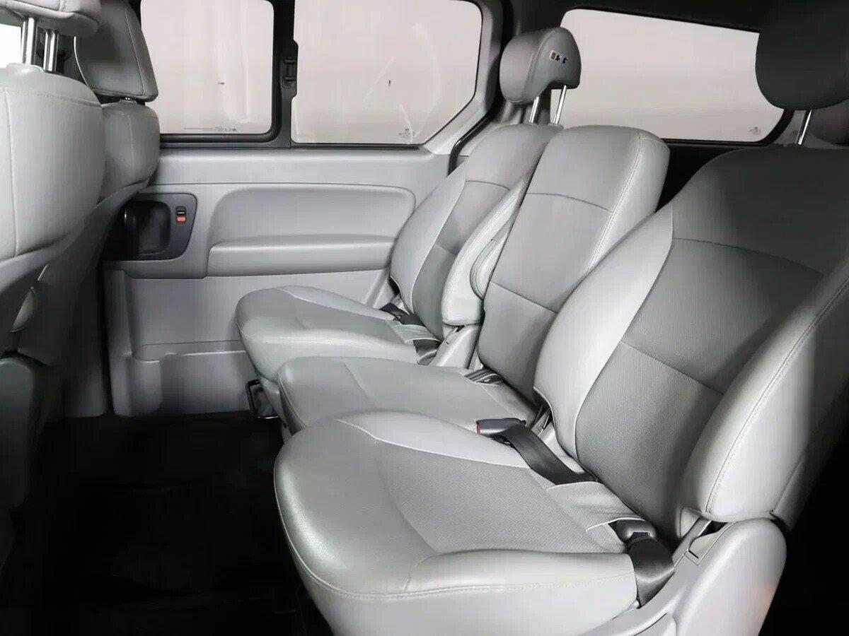 Hyundai Grand Starex 2017, черный
