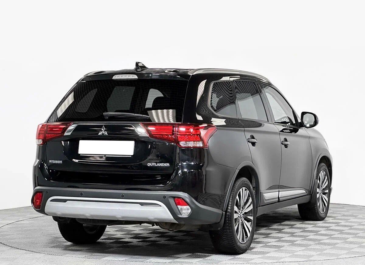 Mitsubishi Outlander 2019, черный