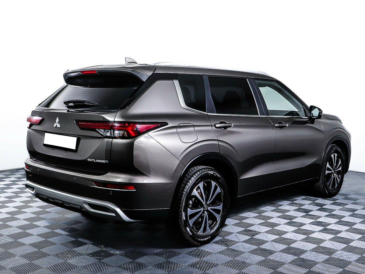 Mitsubishi Outlander 2023, коричневый