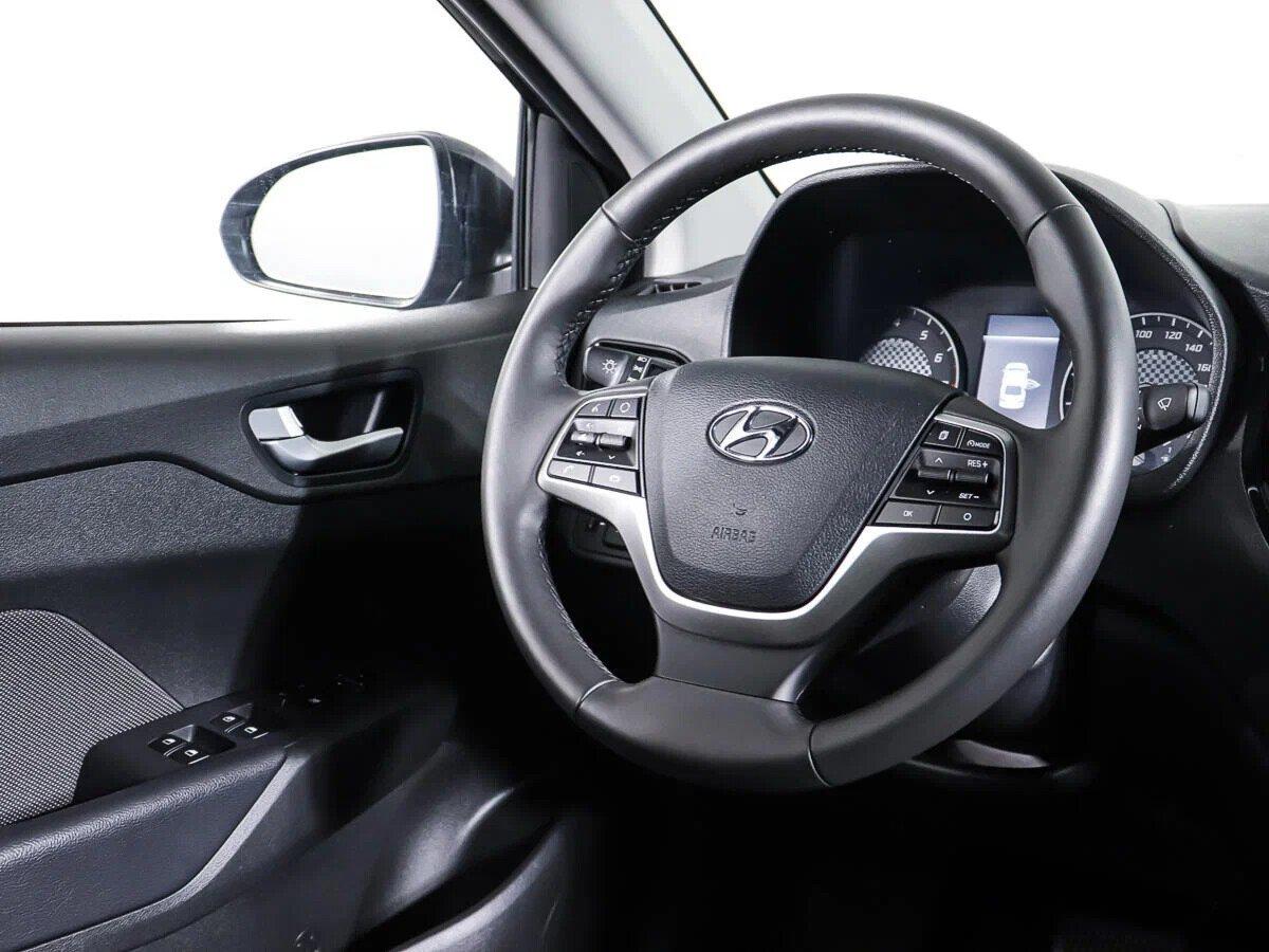 Hyundai Solaris 2021, черный