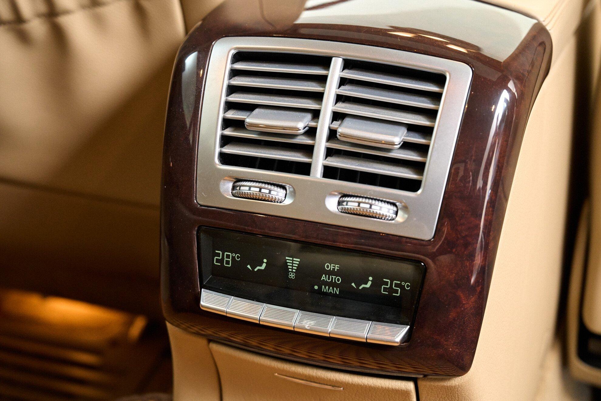Mercedes-Benz S-Класс 2012, коричневый