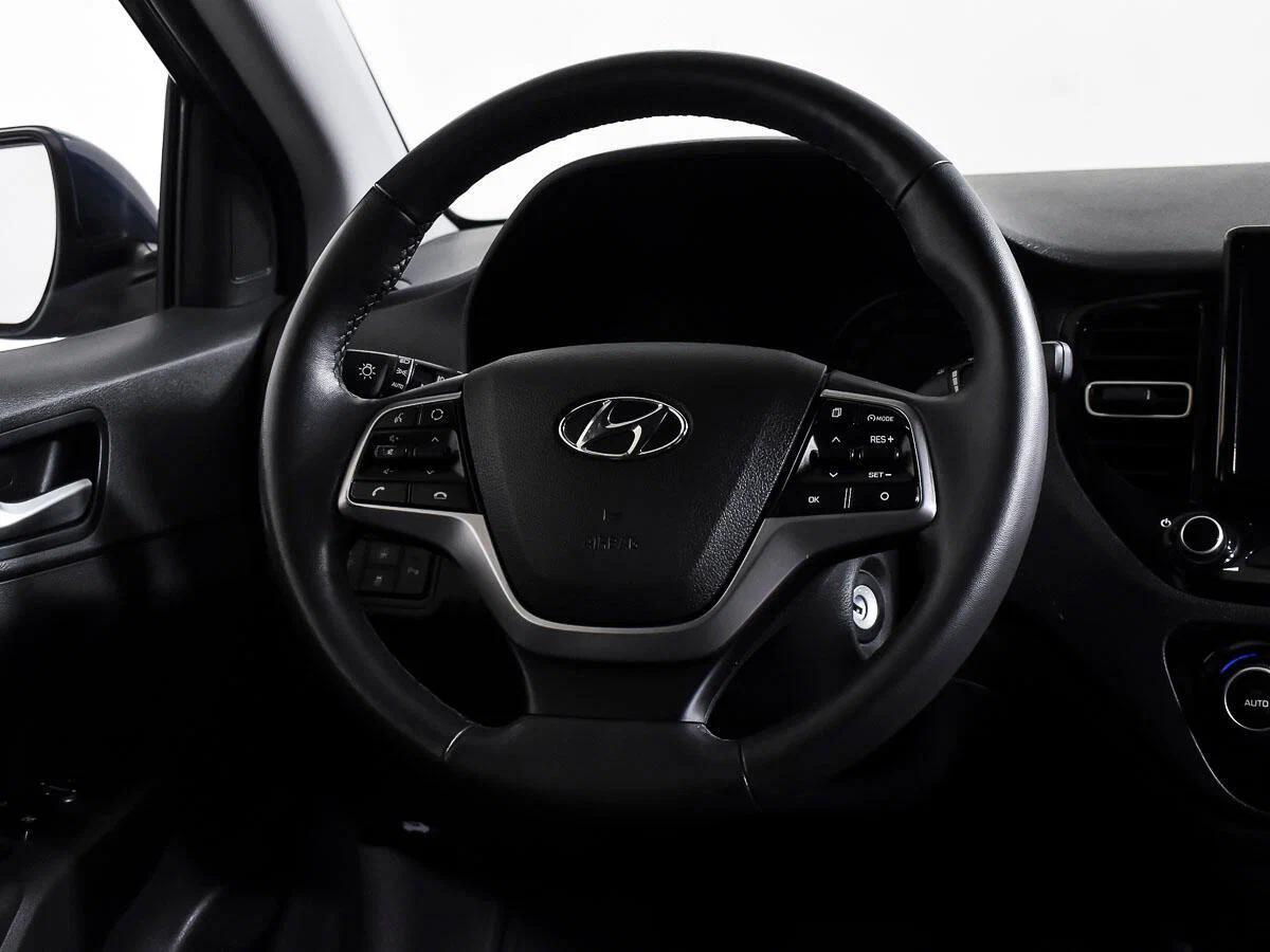 Hyundai Solaris 2022, синий