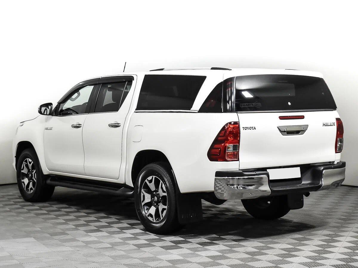Toyota Hilux 2020, белый