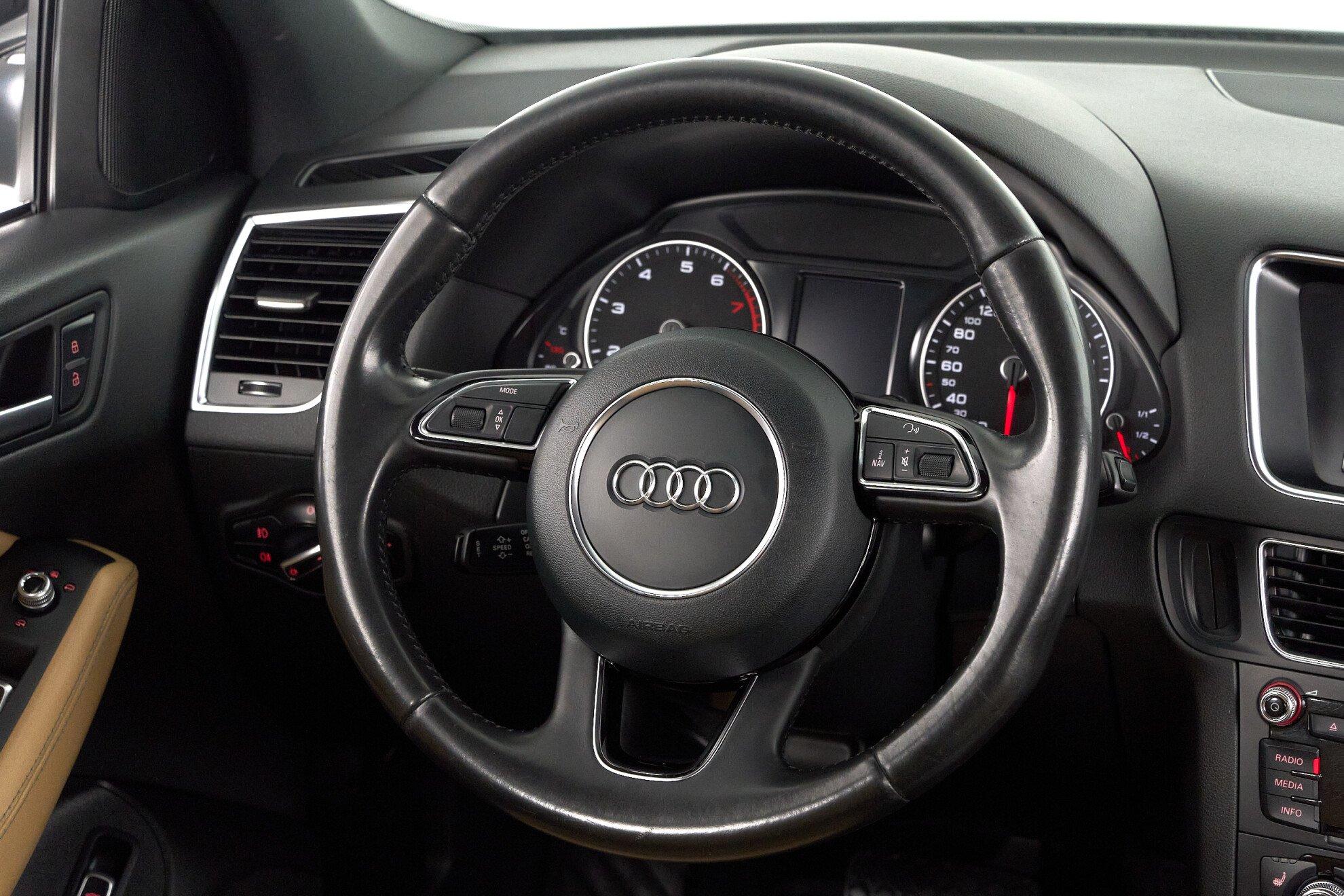 Audi Q5 2014, черный