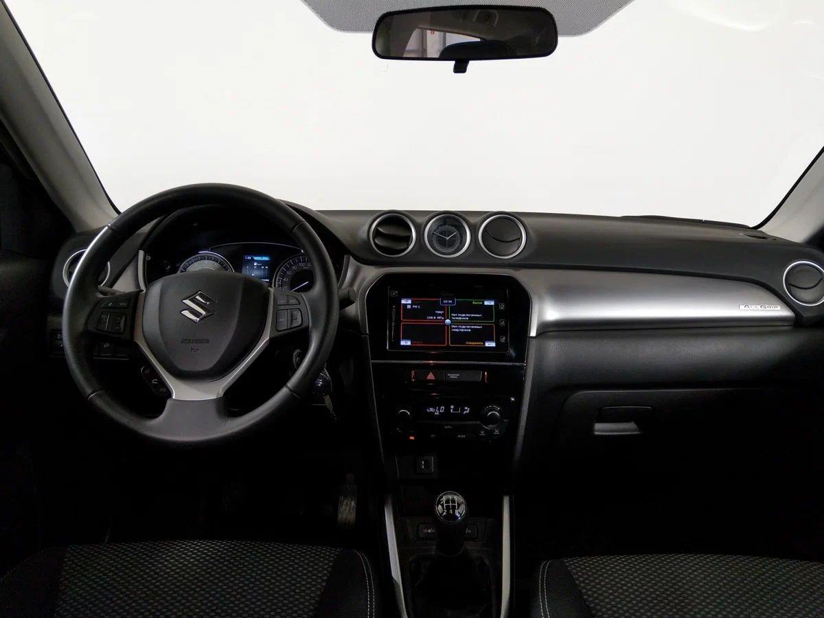 Suzuki Vitara 2020, черный