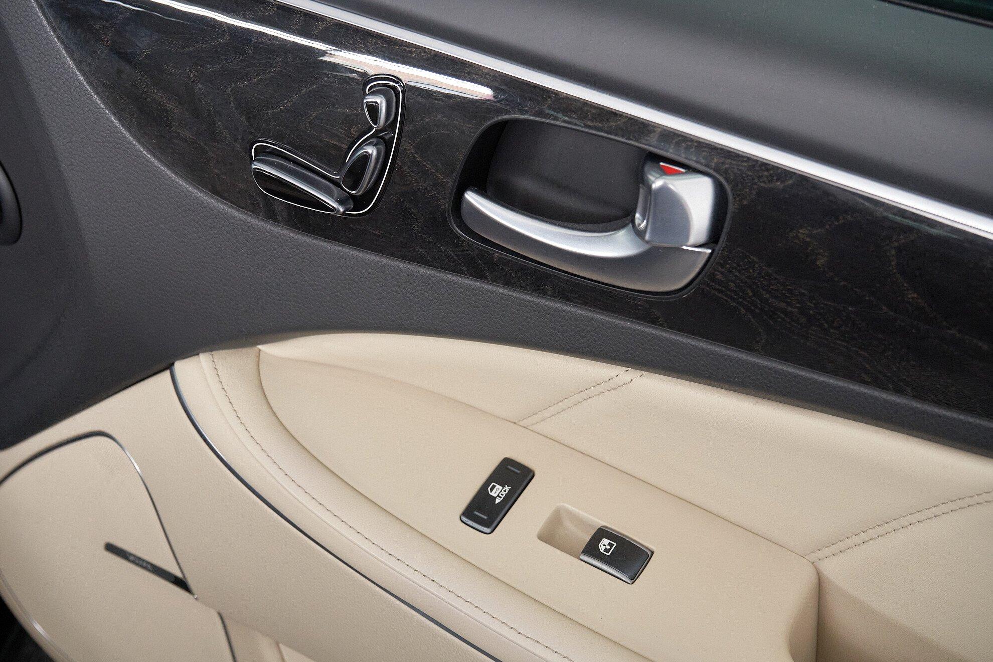 Hyundai Equus 2014, черный