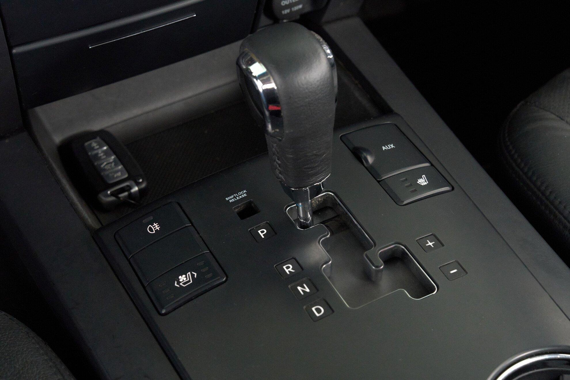 Kia Mohave 2012, серебряный