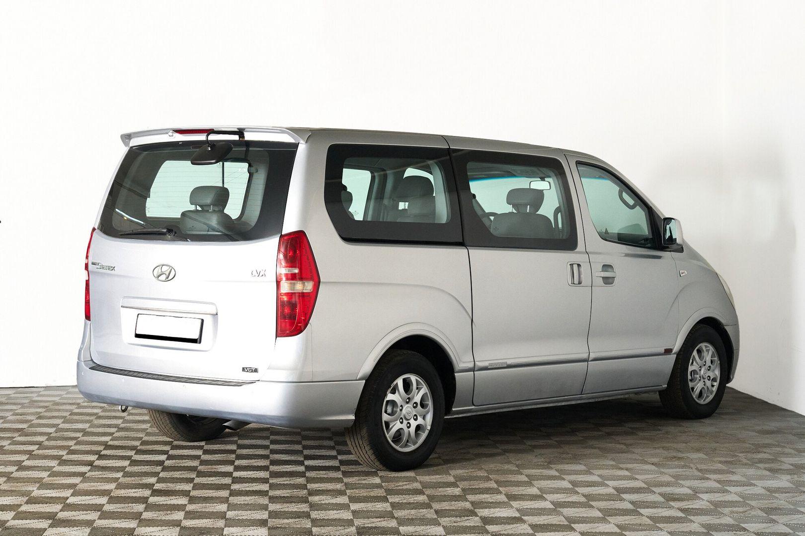 Hyundai Grand Starex 2012, серый
