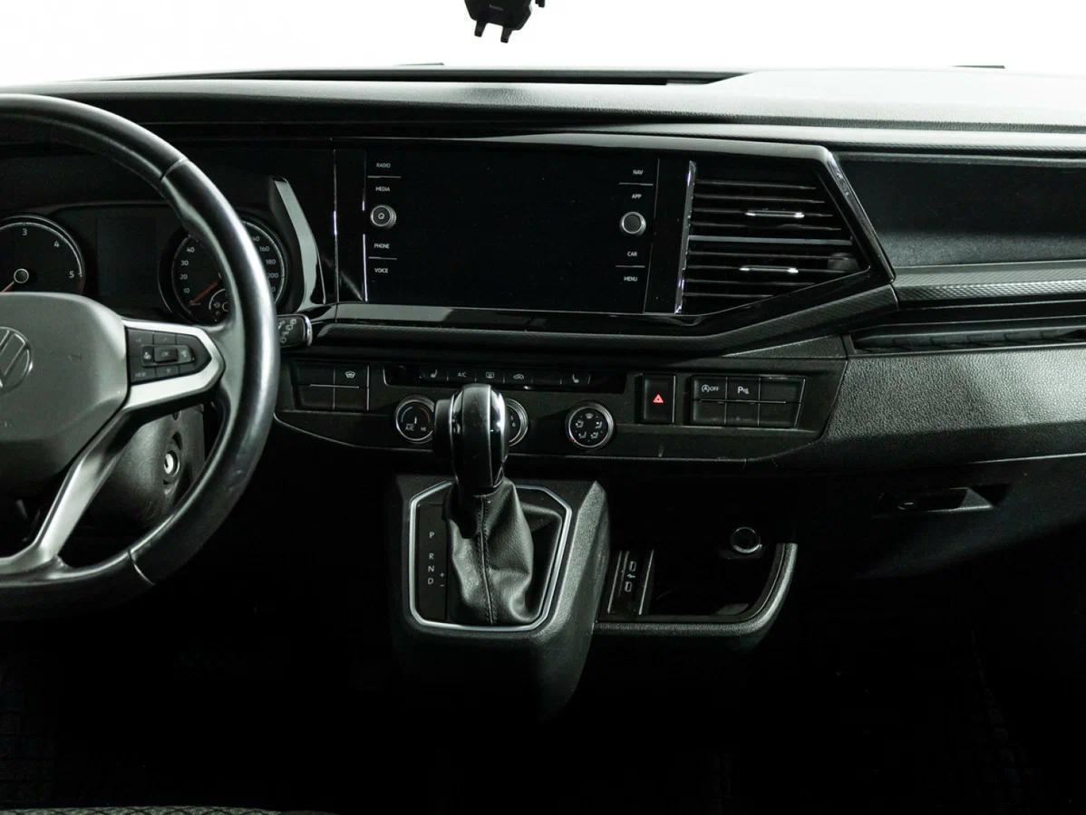 Volkswagen Multivan 2021, черный