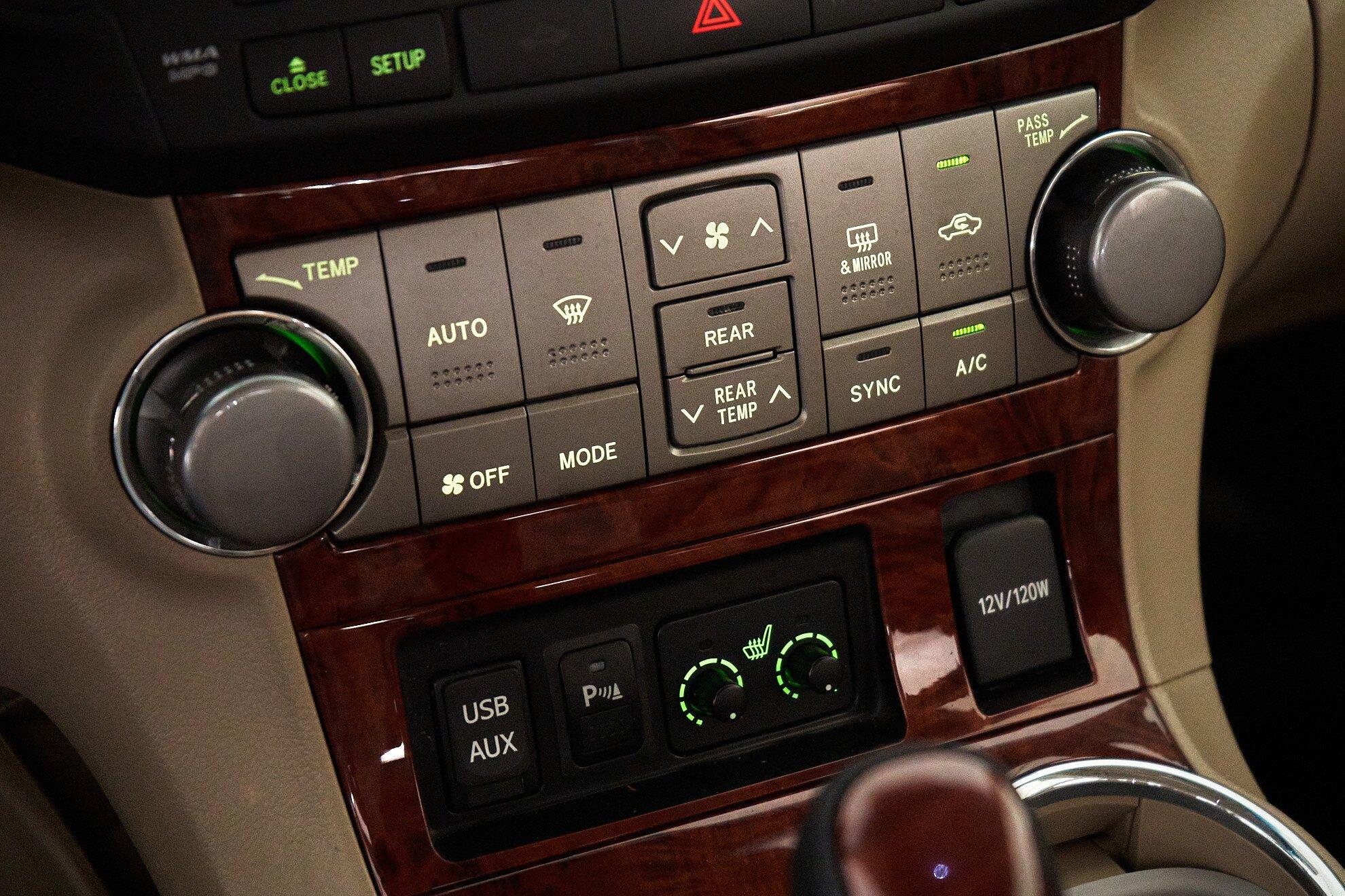 Toyota Highlander 2012, белый