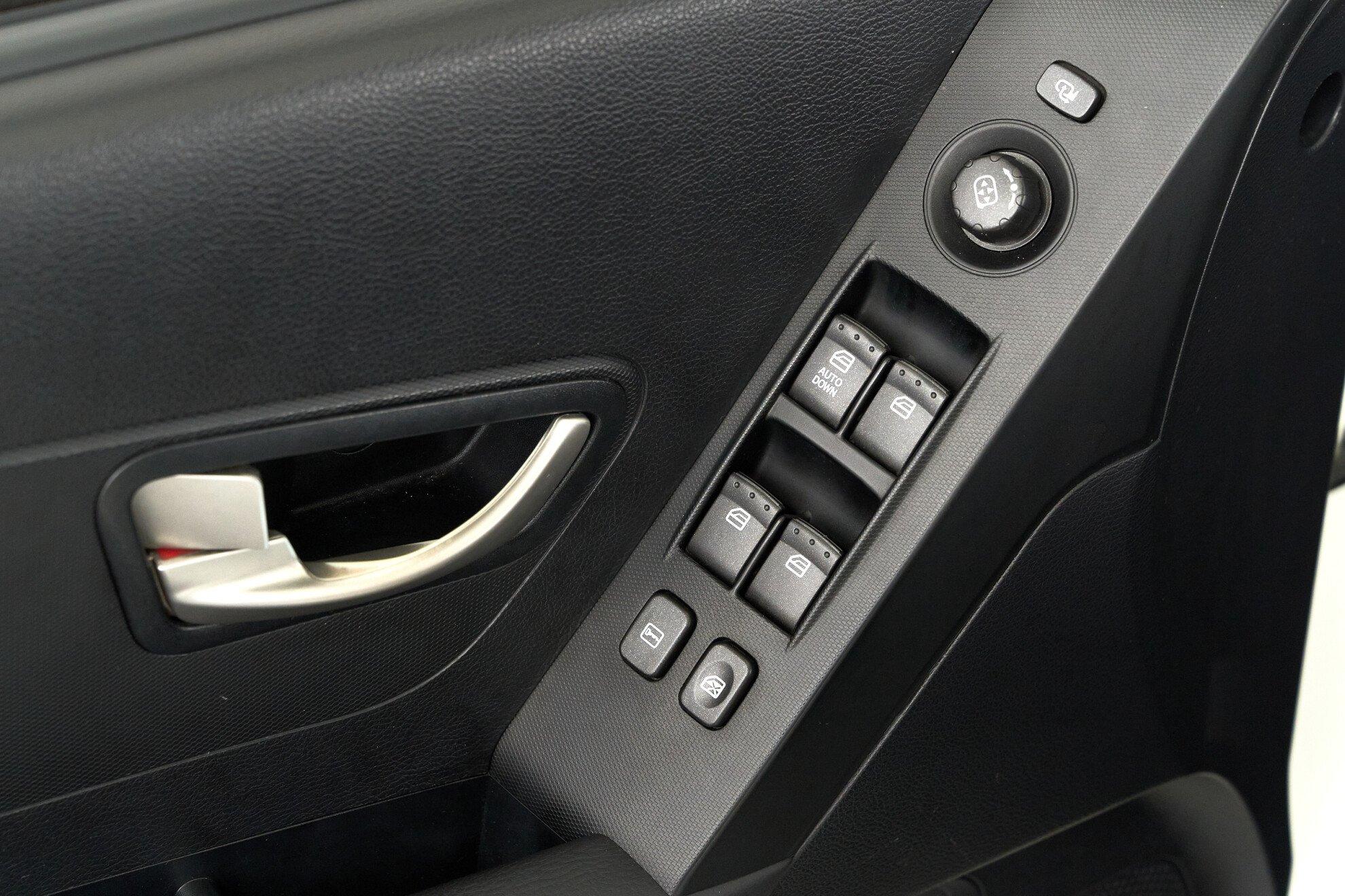 SsangYong Actyon 2012, белый