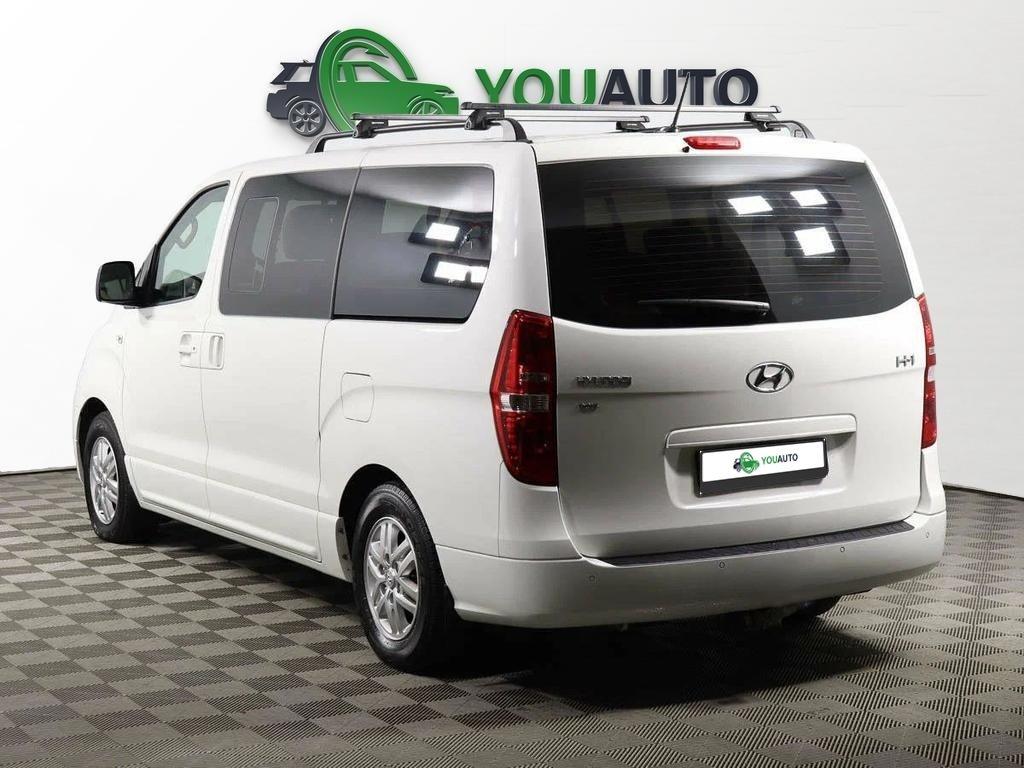 Hyundai H-1 2016, белый