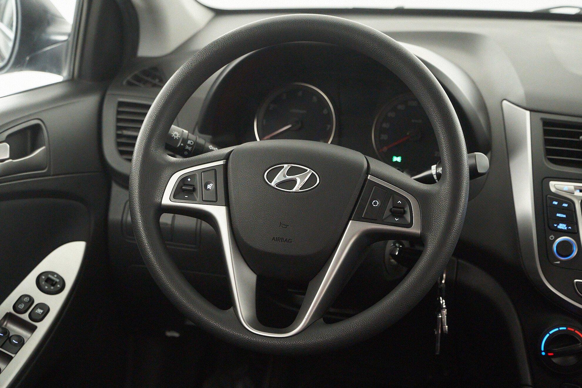 Hyundai Solaris 2015, серый