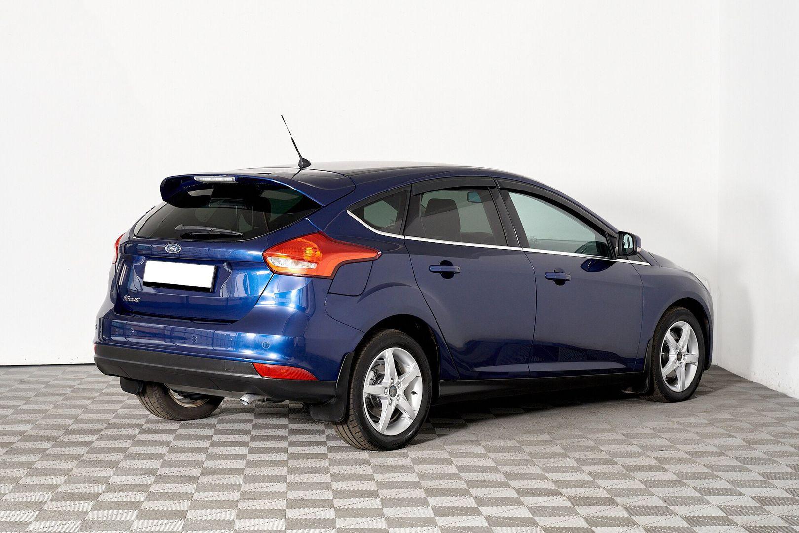 Ford Focus 2018, синий