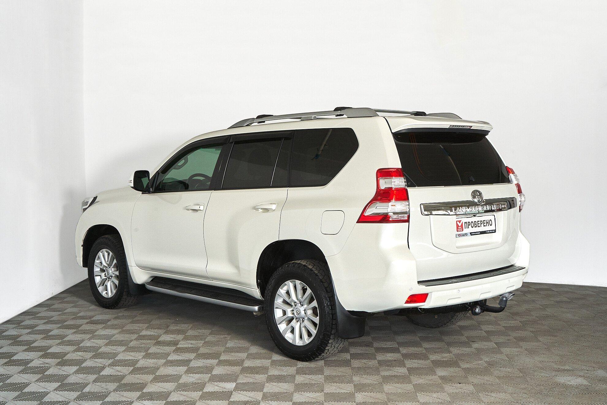 Toyota Land Cruiser Prado 2015, белый