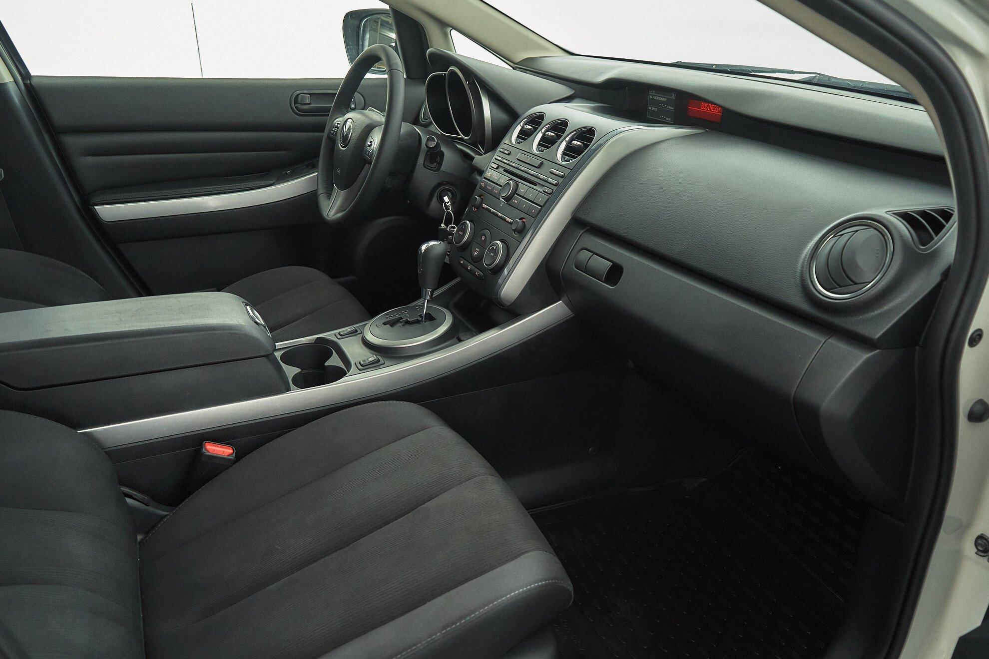 Mazda CX-7 2011, белый