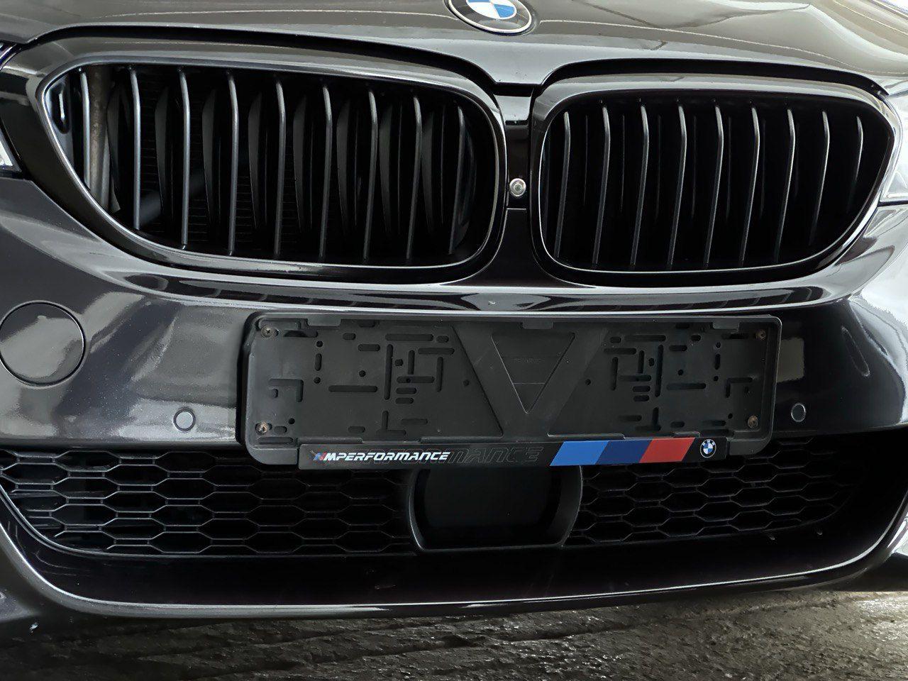 BMW 5 серии 2020, серый