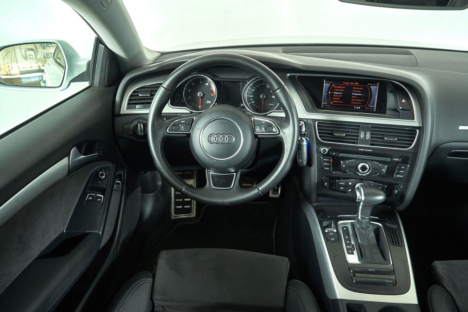 Audi A5 2013, белый