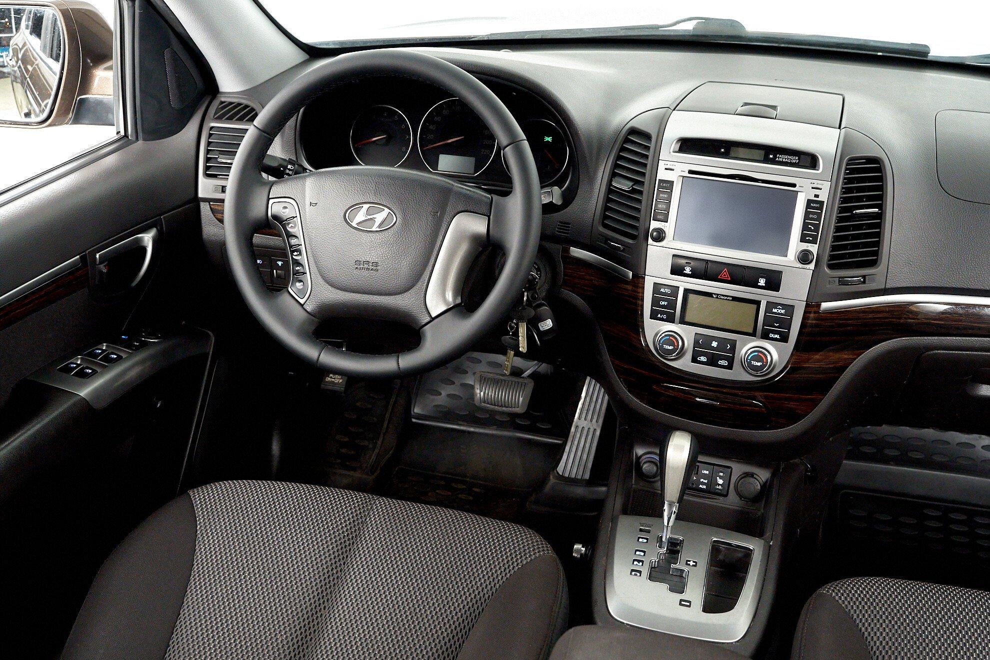 Hyundai Santa Fe 2010, коричневый