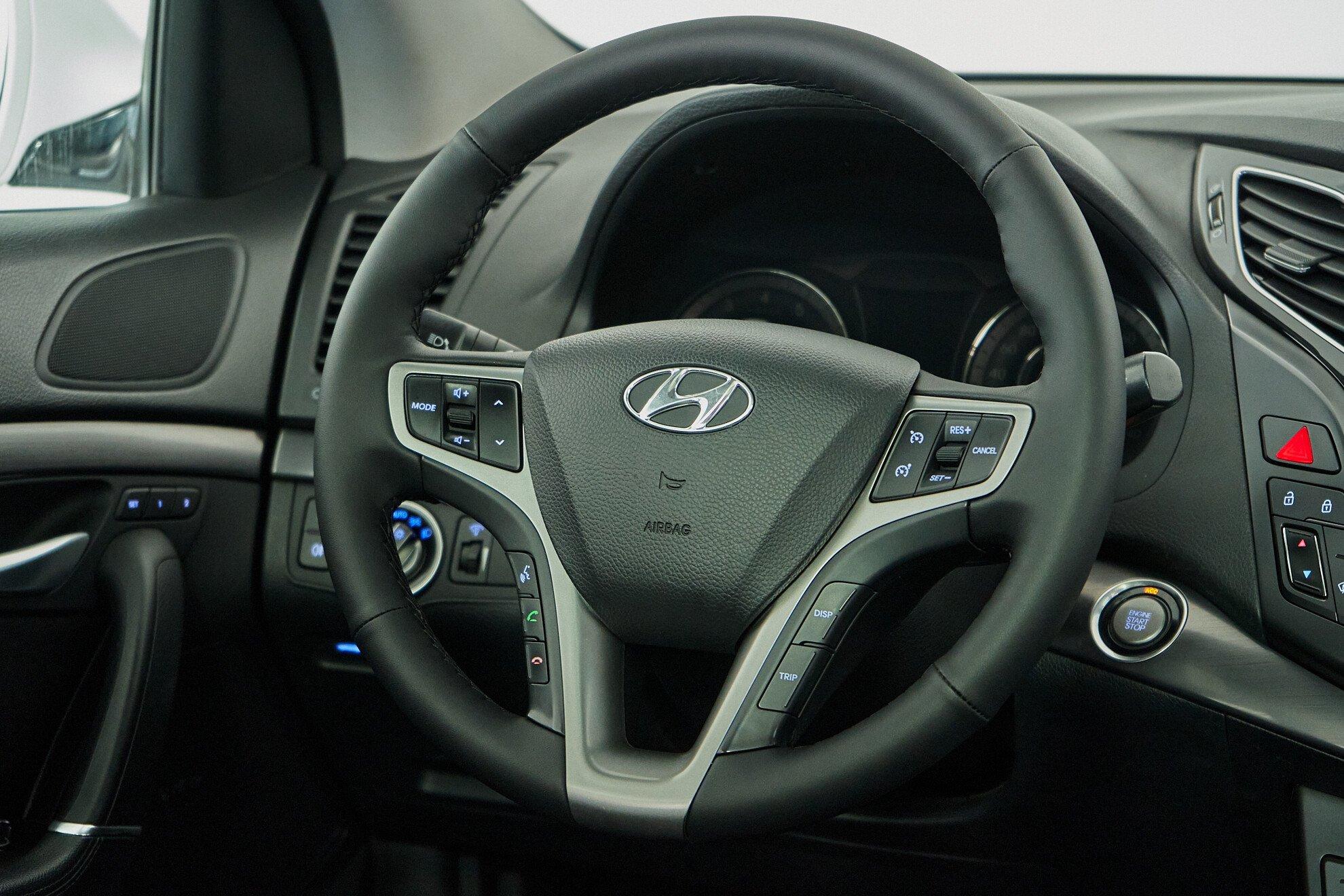 Hyundai i40 2014, белый