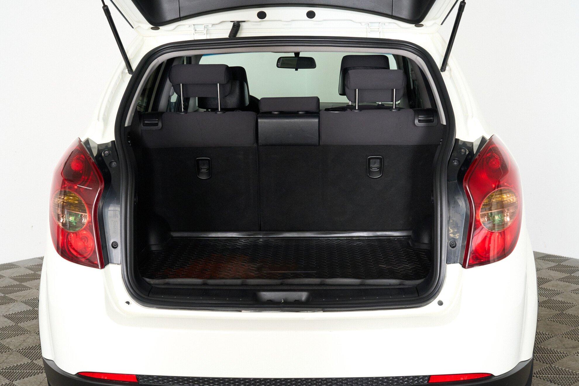 SsangYong Actyon 2012, белый