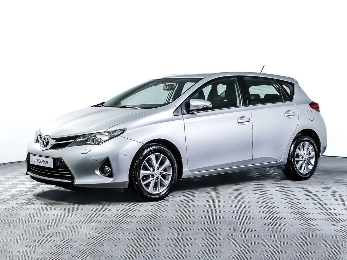 Toyota Auris 2014, серебряный