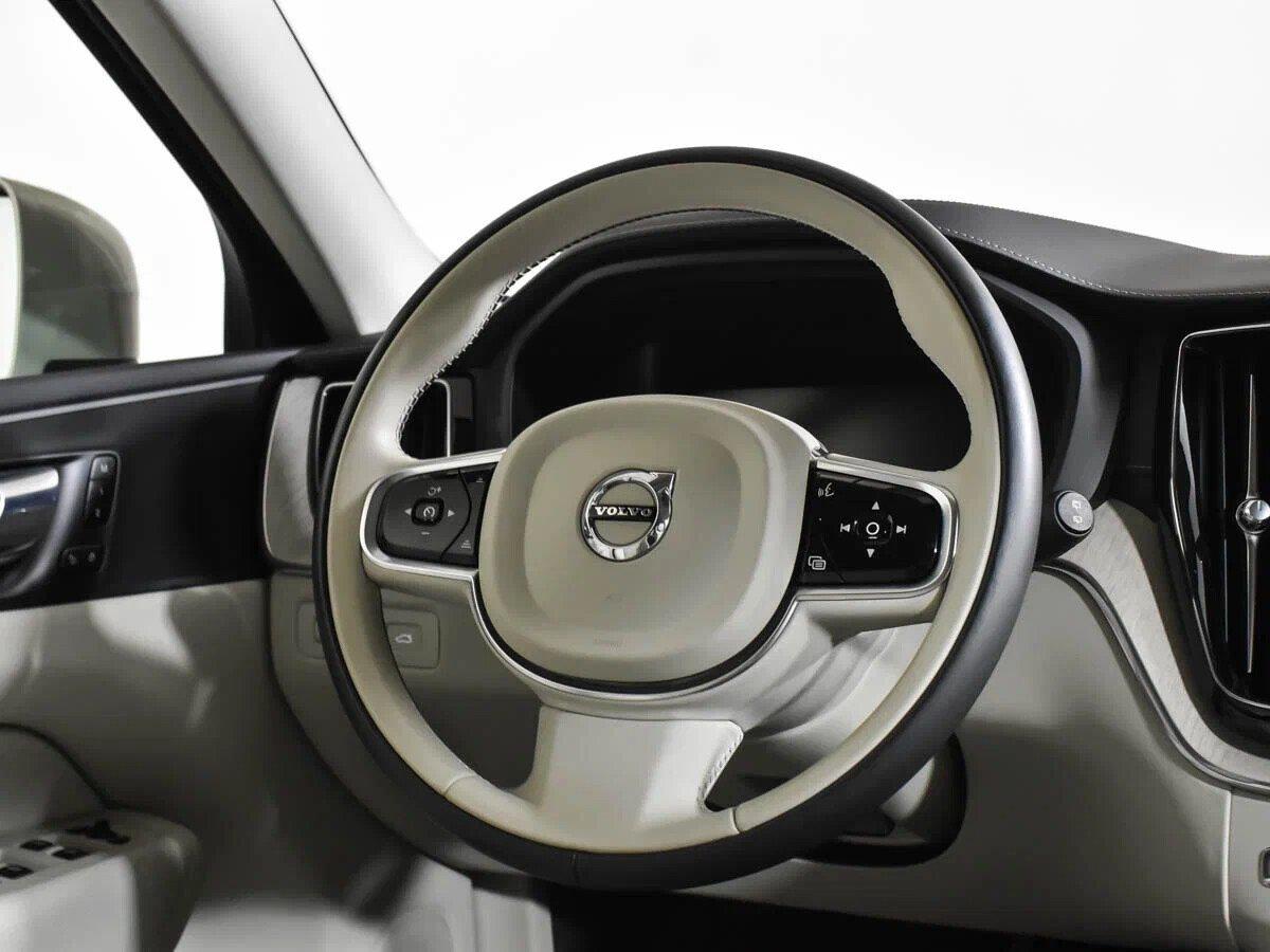 Volvo XC60 2021, бежевый