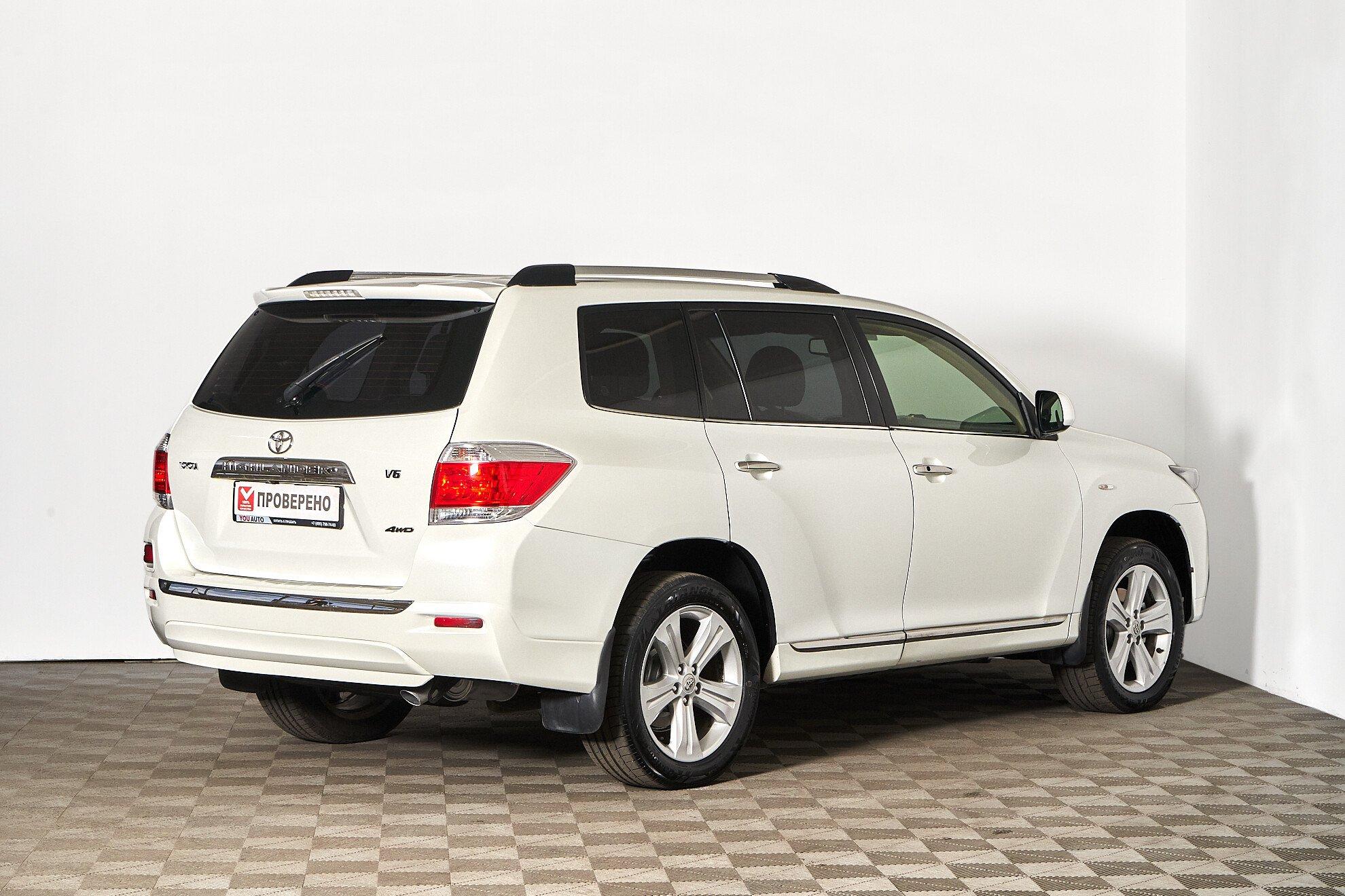 Toyota Highlander 2012, белый