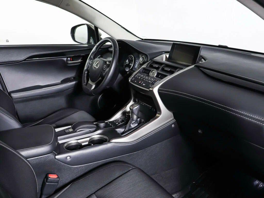 Lexus NX 2017, серый