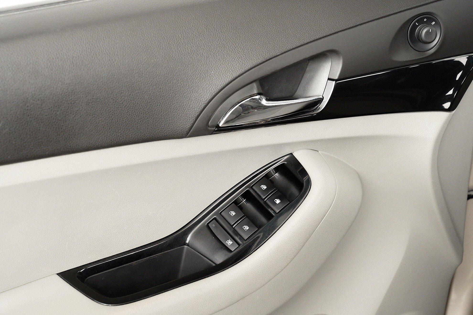 Chevrolet Orlando 2011, бежевый