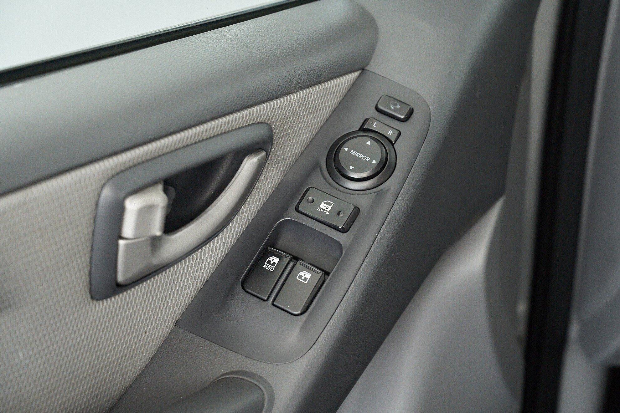 Hyundai Grand Starex 2012, серый