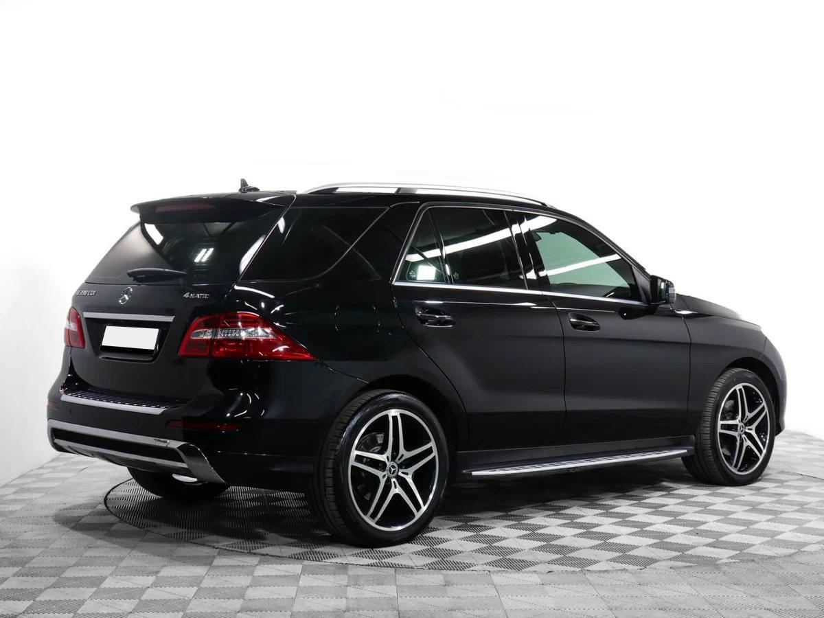 Mercedes-Benz M-Класс 2012, черный