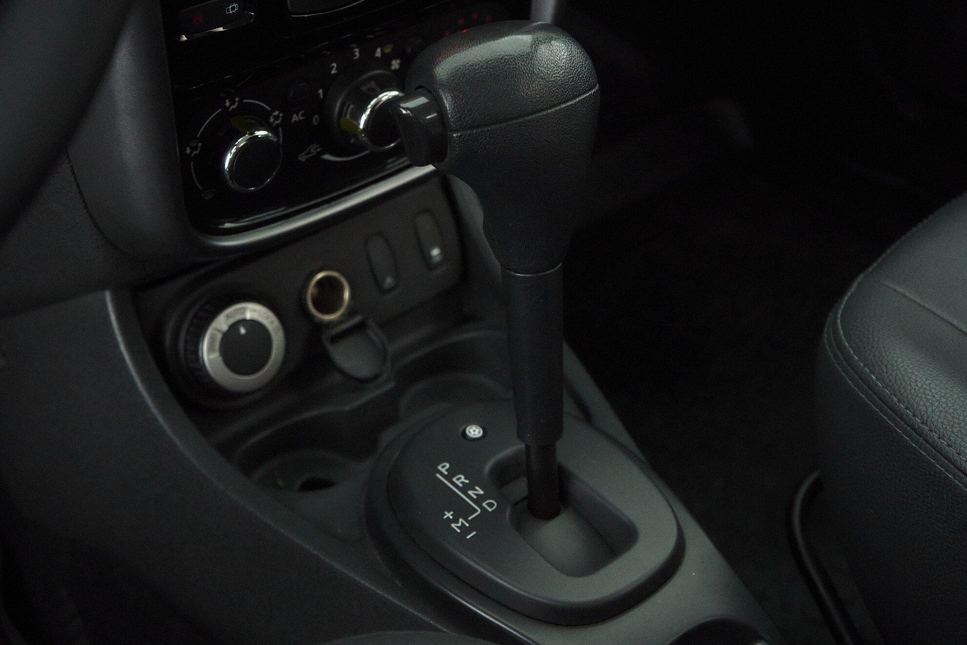 Renault Duster 2015, белый