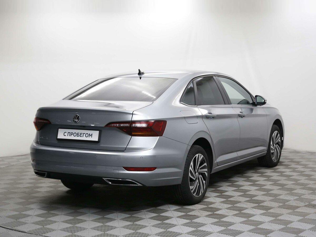 Volkswagen Jetta 2020, серый